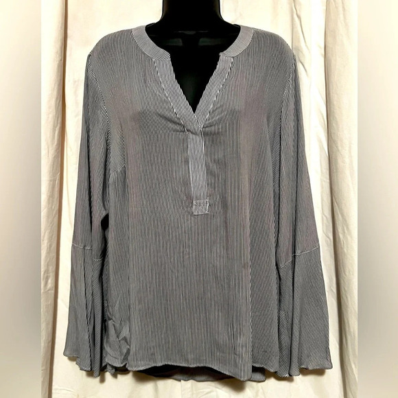 Simply Vera by Vera Wang Butterfly Sleeve Black and Wht LS Blouse Womens Sz PXL - Picture 1 of 6
